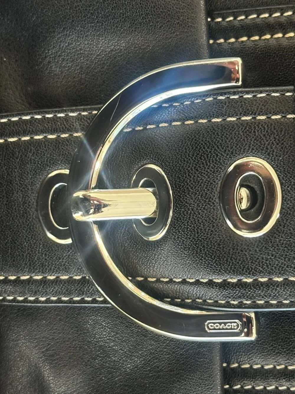 Vintage 2005 Coach Soho Buckle Flap Baguette Black Leather 8A05 w/ Dust Bag